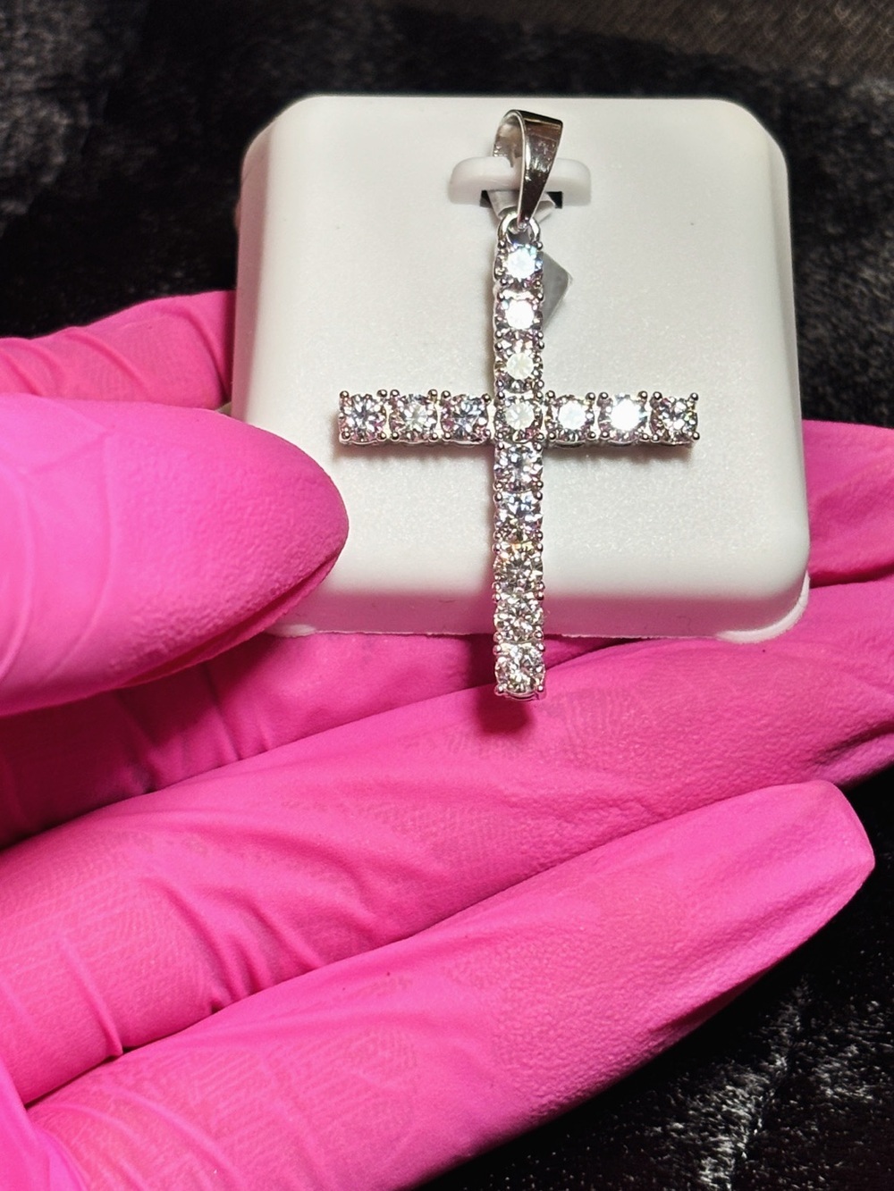 .925 Sterling Silver 1 CTW VVS Moissanite Medium Cross Pendant - Picture 10 of 11